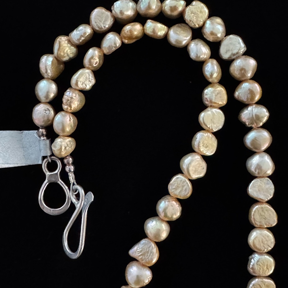 NWOT Freshwater Pearl Necklace with Faux Geode Pendant - Picture 4 of 9